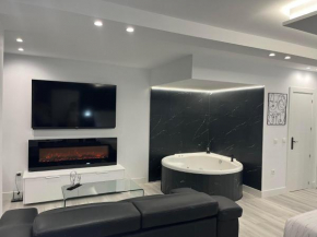 Black and White Suite 